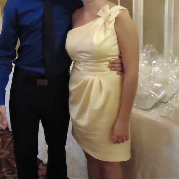 Summer’s trendiest colour 💛! David’s Bridal bridesmaid dresses (2 available) - Picture 3 of 3